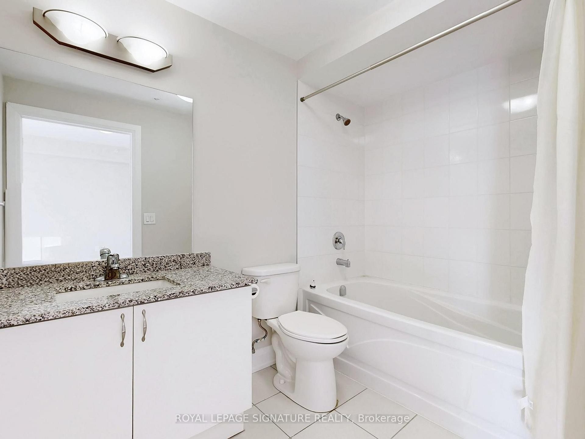 114-481 Rupert Avenue, Whitchurch-Stouffville, ON - Indoor Photo Showing Bathroom