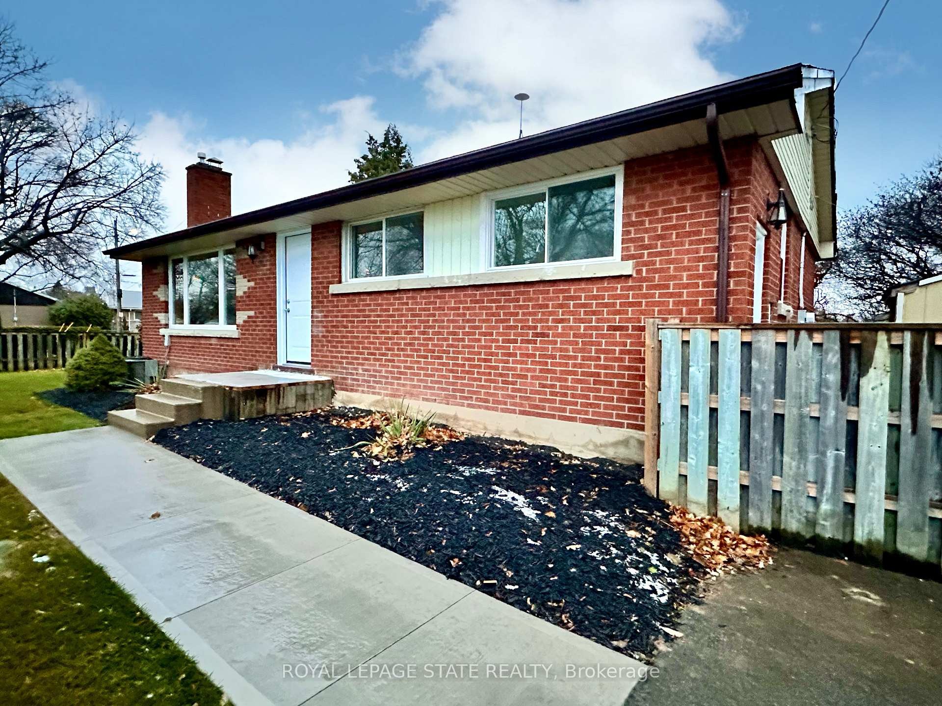 Lower-10 Glenellen Drive, St. Catharines, ON - Outdoor