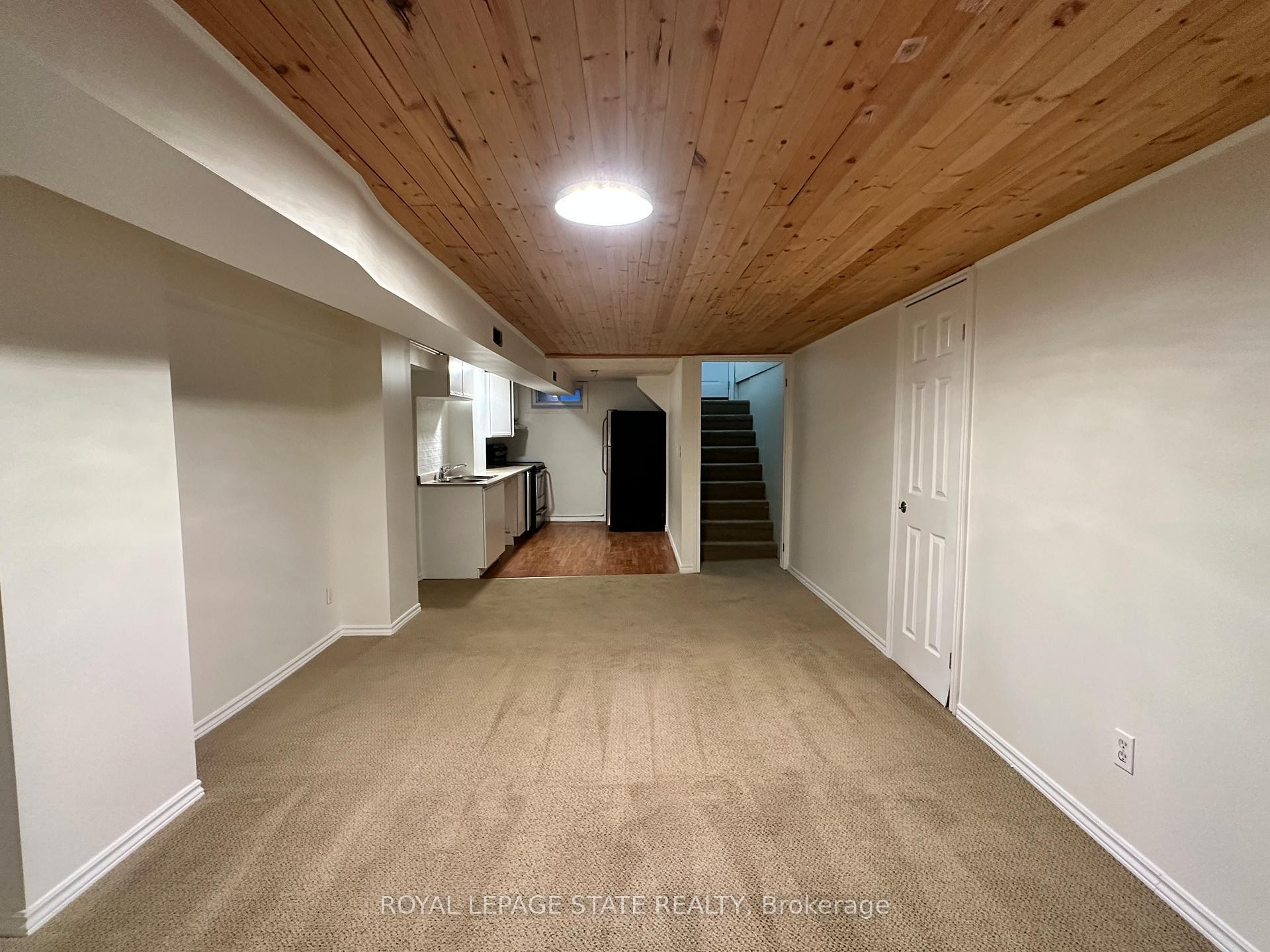 Lower-10 Glenellen Drive, St. Catharines, ON - Indoor Photo Showing Other Room