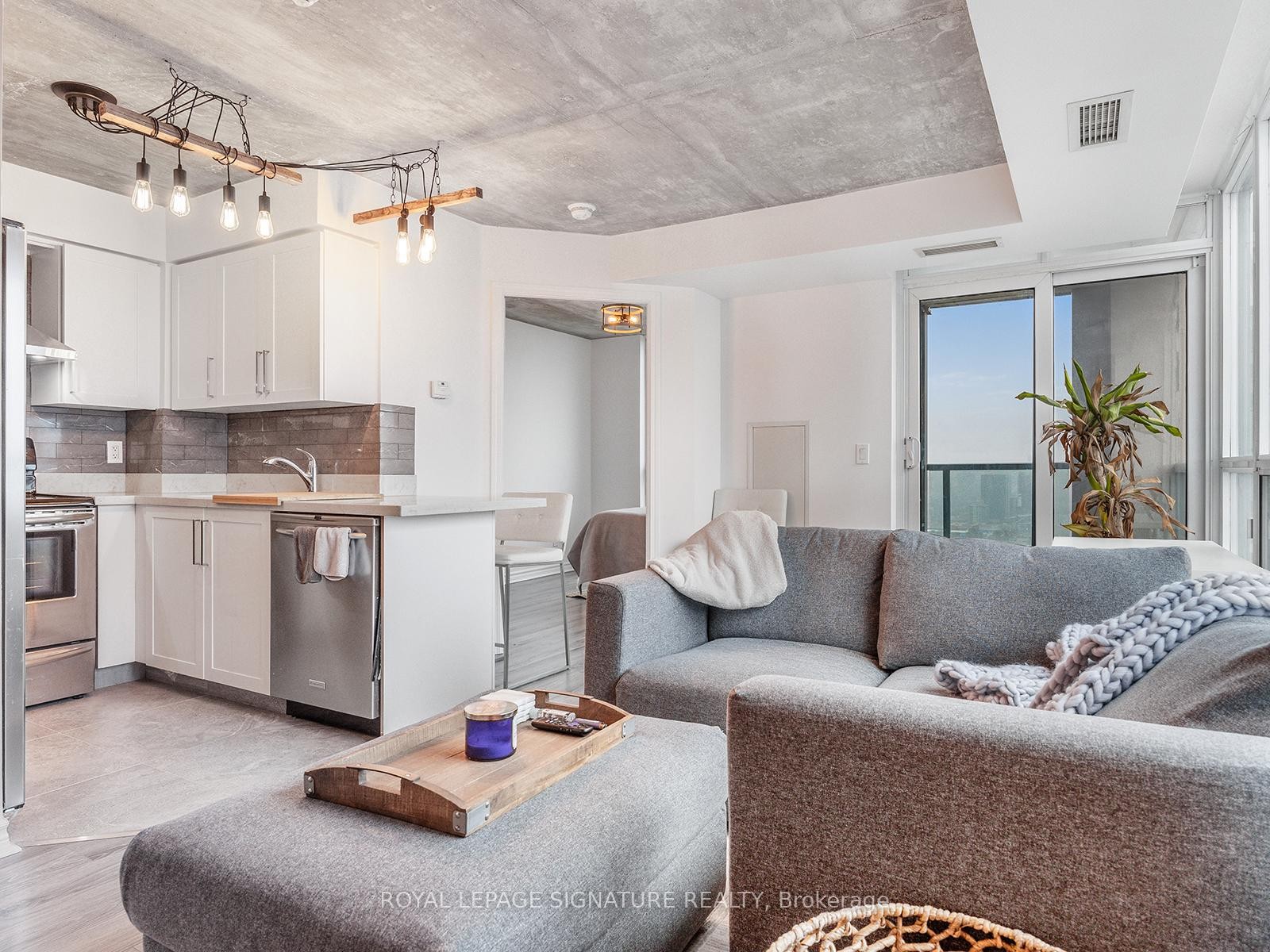 2307-17 Barberry Place, Toronto, ON - Indoor