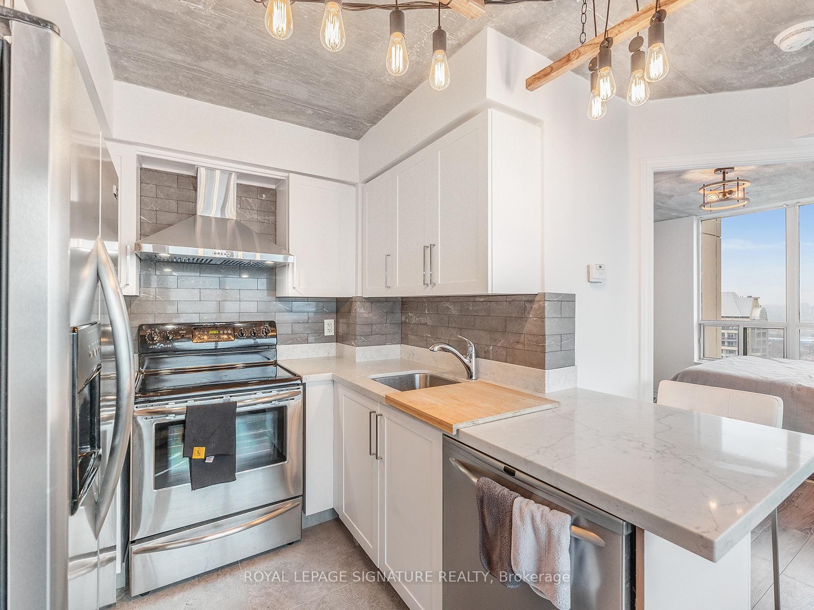 2307-17 Barberry Place, Toronto, ON - Indoor Photo Showing Kitchen With Stainless Steel Kitchen