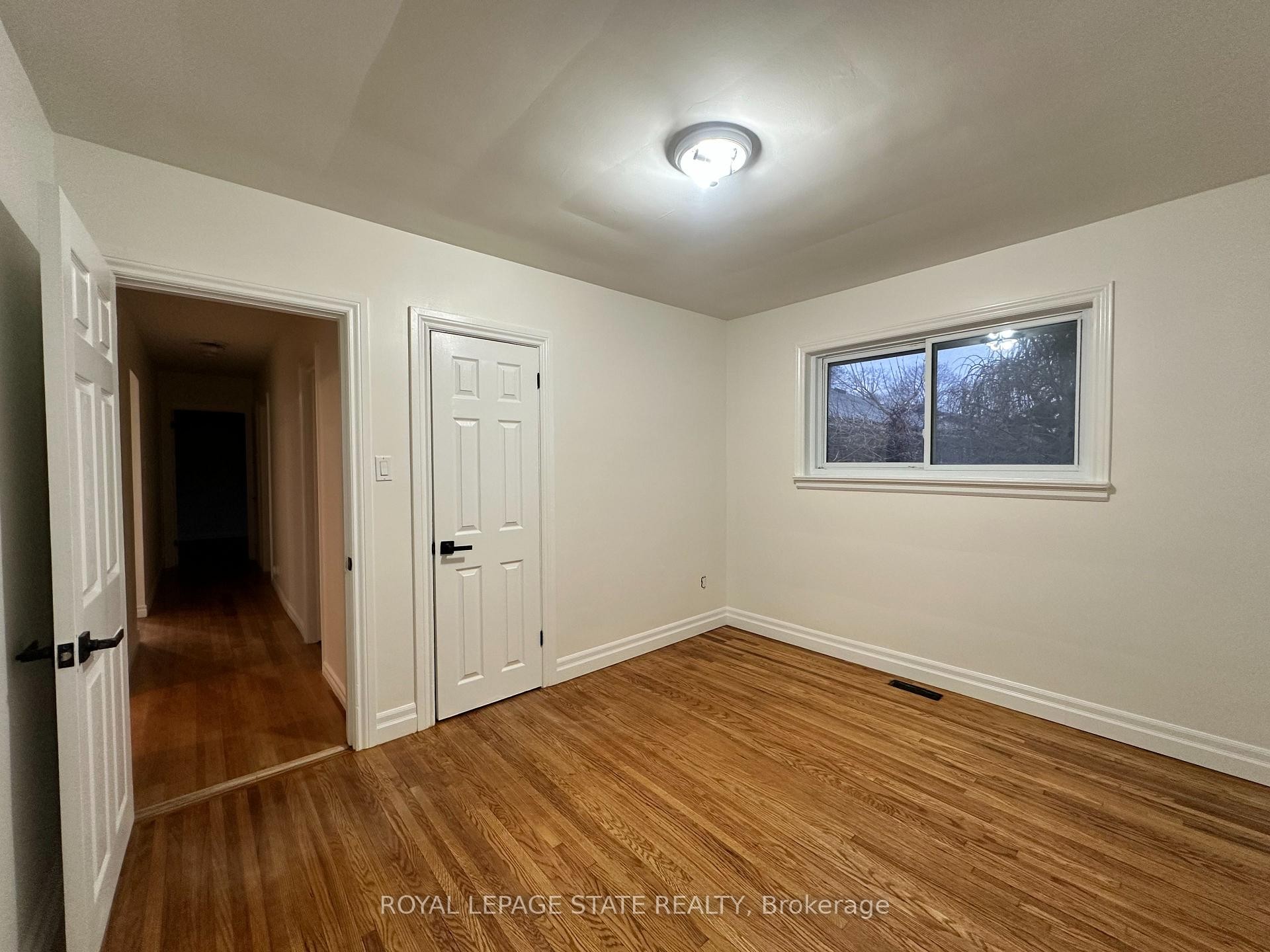 Upper-10 Glenellen Drive, St. Catharines, ON - Indoor Photo Showing Other Room