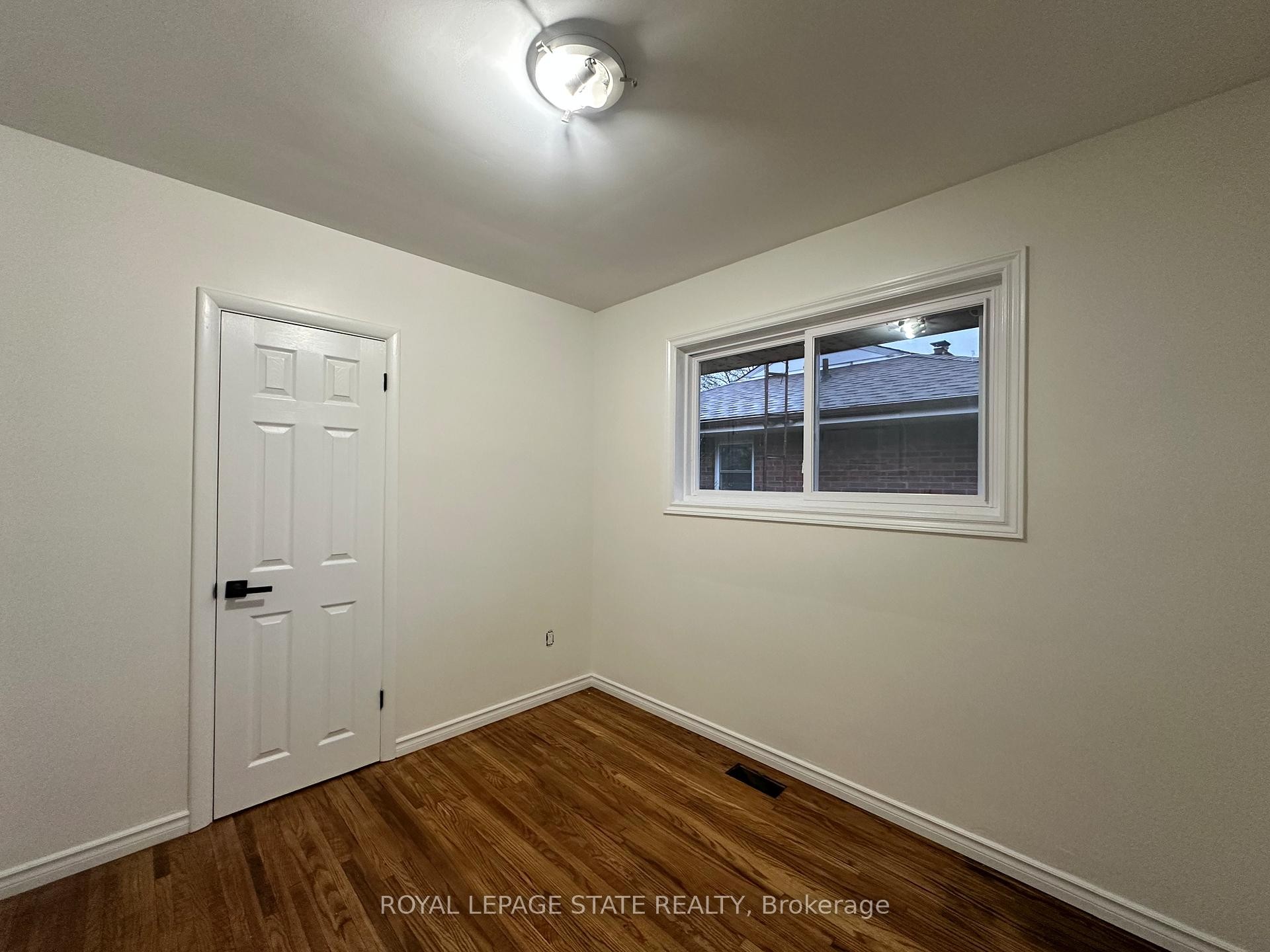 Upper-10 Glenellen Drive, St. Catharines, ON - Indoor Photo Showing Other Room