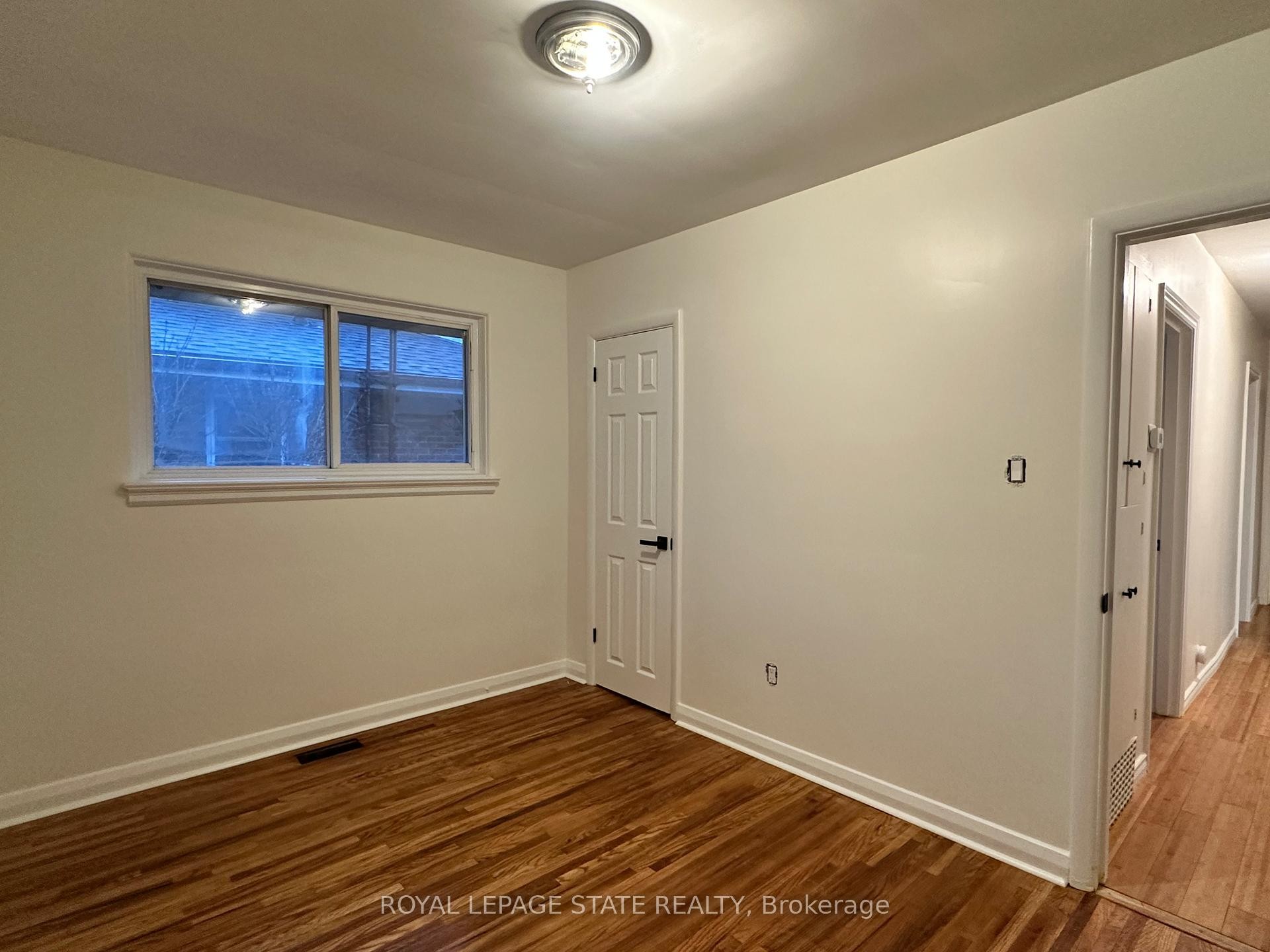 Upper-10 Glenellen Drive, St. Catharines, ON - Indoor Photo Showing Other Room