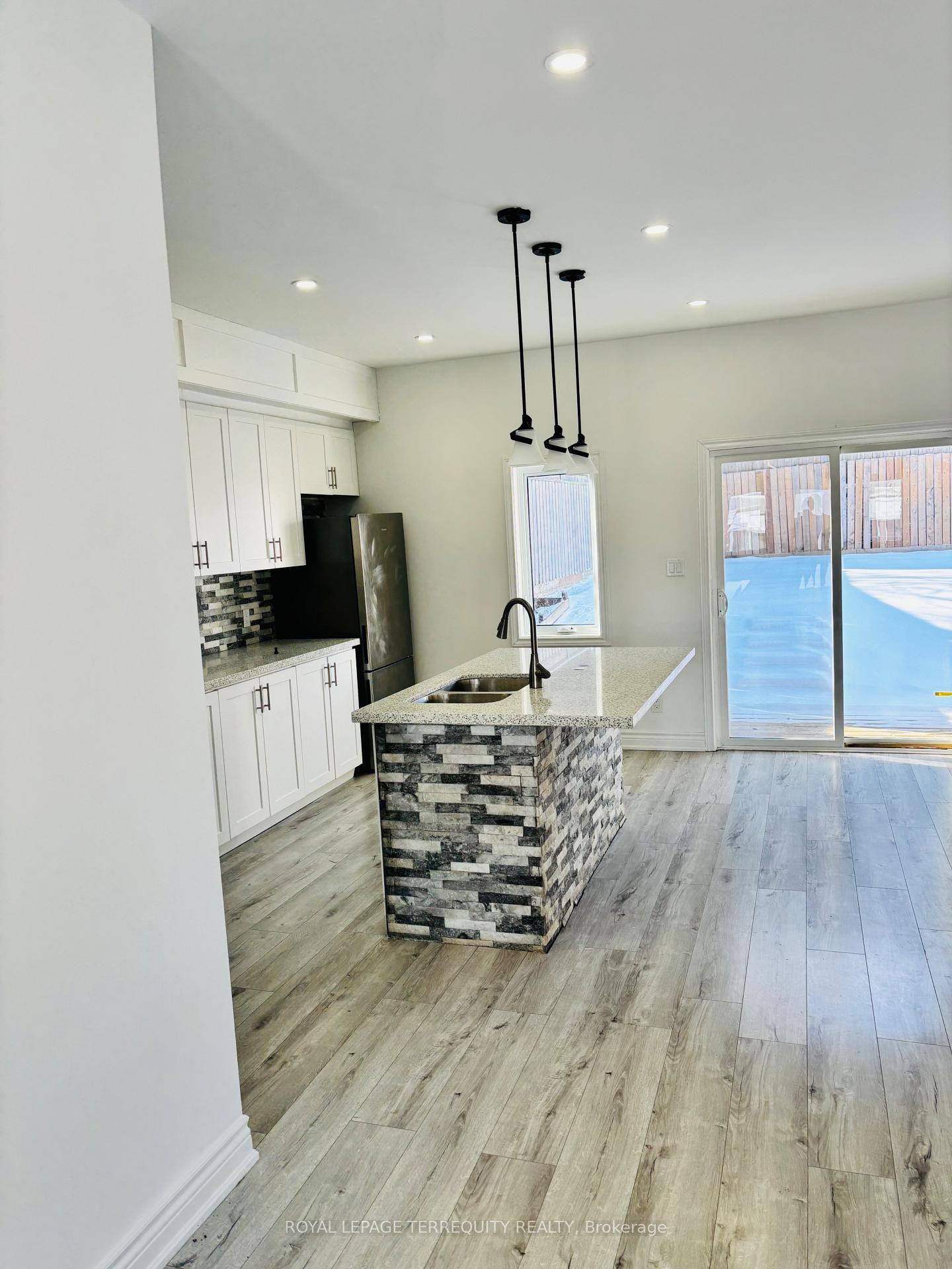 308 Nassau Street, Oshawa, ON - Indoor Photo Showing Kitchen