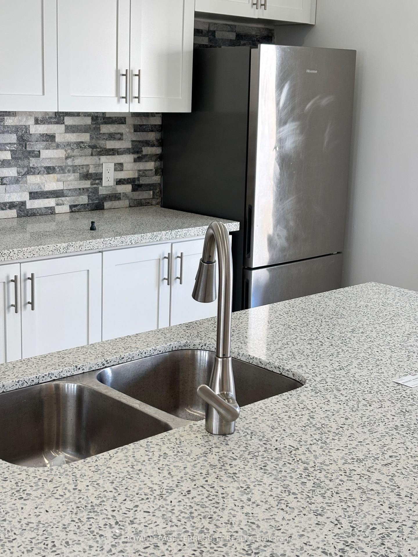 308 Nassau Street, Oshawa, ON - Indoor Photo Showing Kitchen With Double Sink