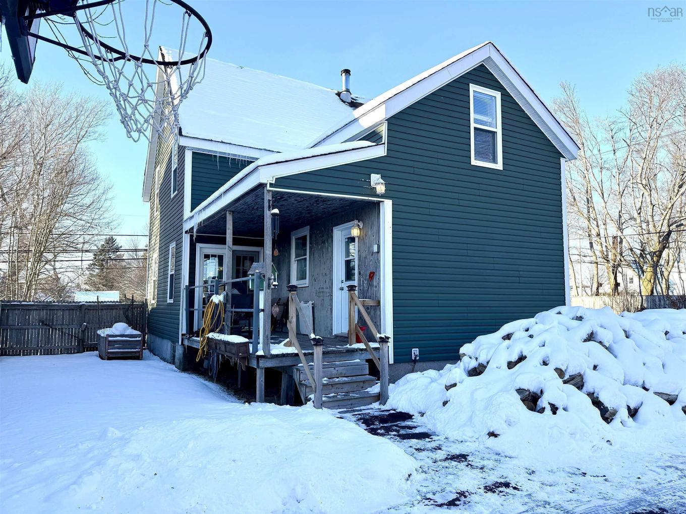 50 Victoria Street W, Amherst, NS