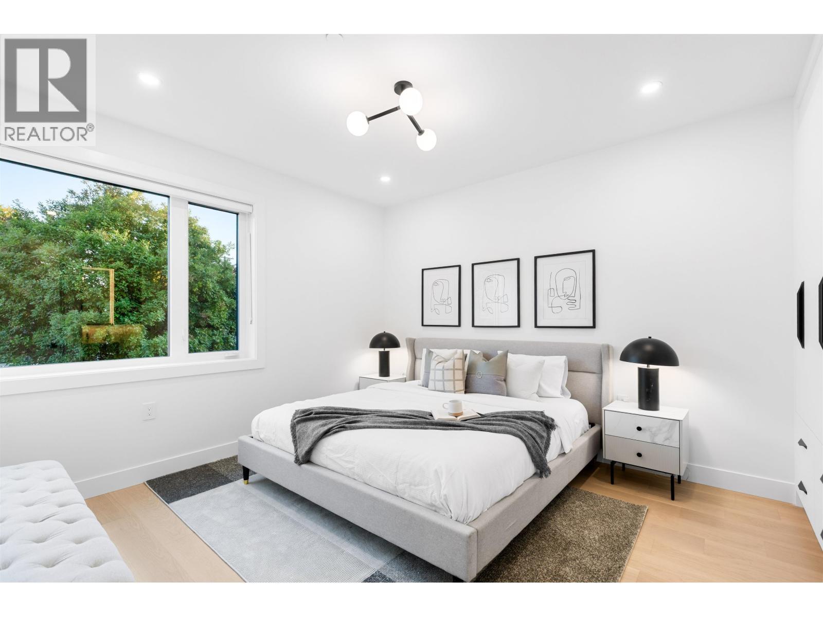 1 2435 Napier Street, Vancouver, BC - Indoor Photo Showing Bedroom
