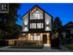 2 2435 NAPIER STREET Vancouver, BC V5K 2W2
