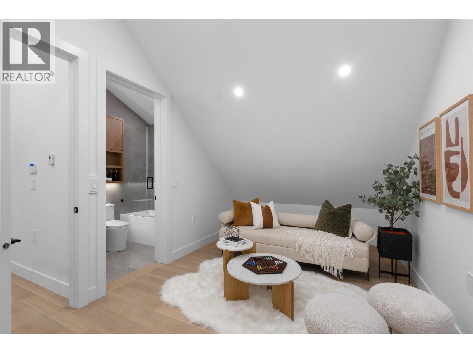 2 2435 Napier Street, Vancouver, BC