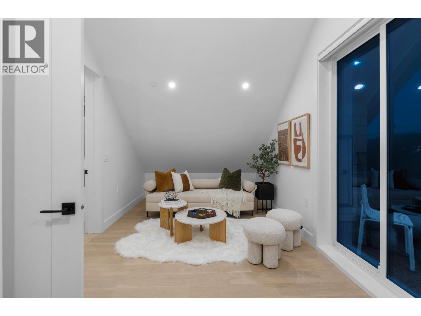 2 2435 Napier Street, Vancouver, BC