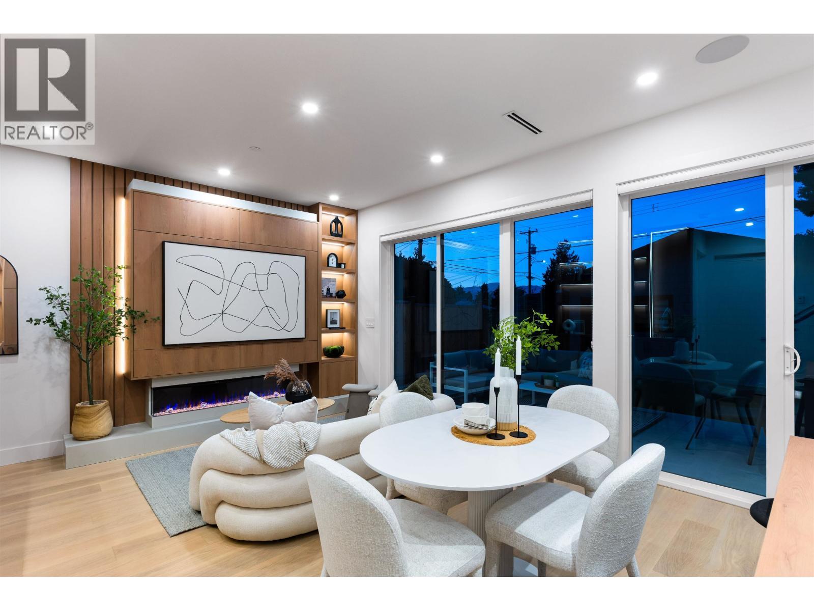 2 2435 Napier Street, Vancouver, BC