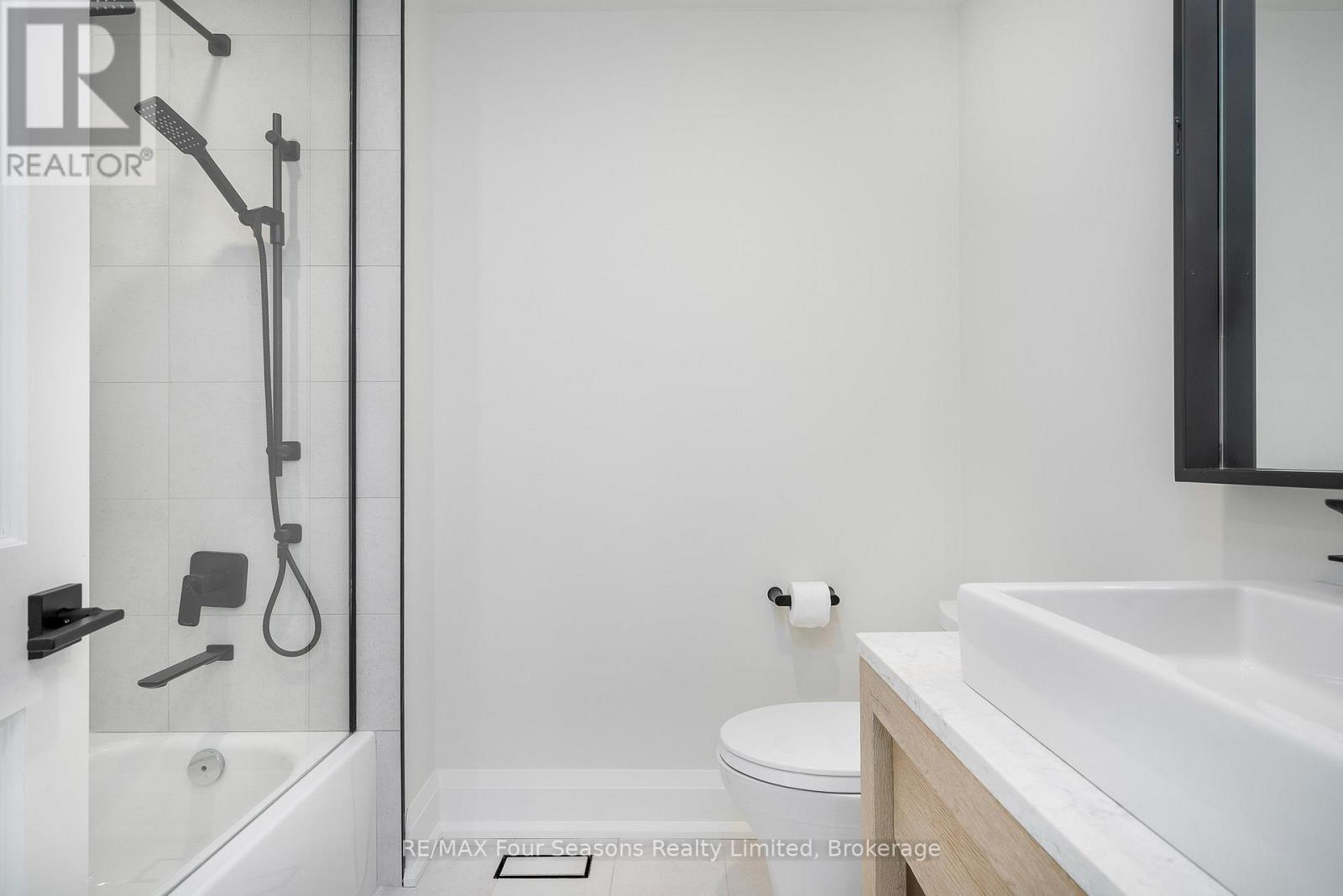 58 - 204 Blueski George Crescent, Blue Mountains, ON - Indoor Photo Showing Bathroom