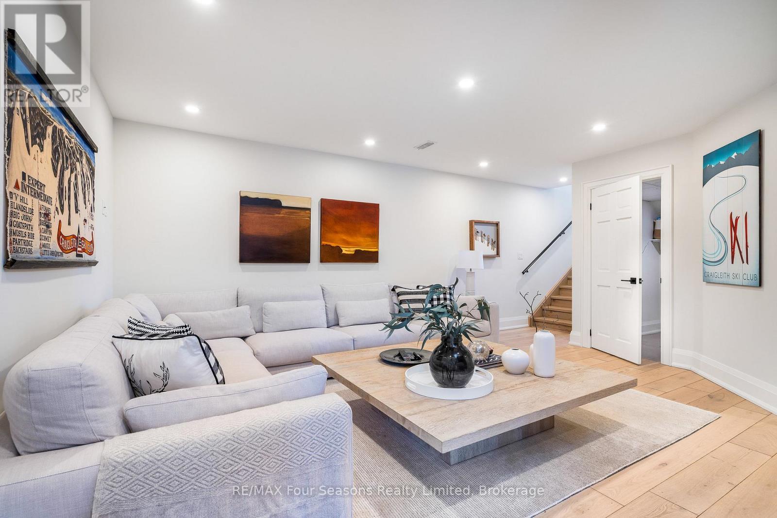 58 - 204 Blueski George Crescent, Blue Mountains, ON - Indoor Photo Showing Living Room