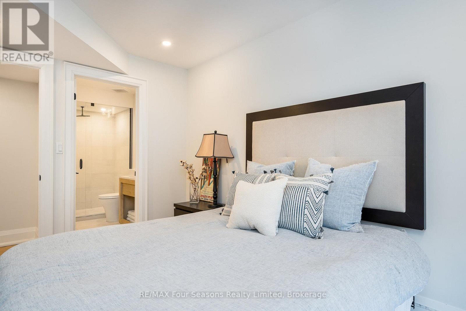 58 - 204 Blueski George Crescent, Blue Mountains, ON - Indoor Photo Showing Bedroom