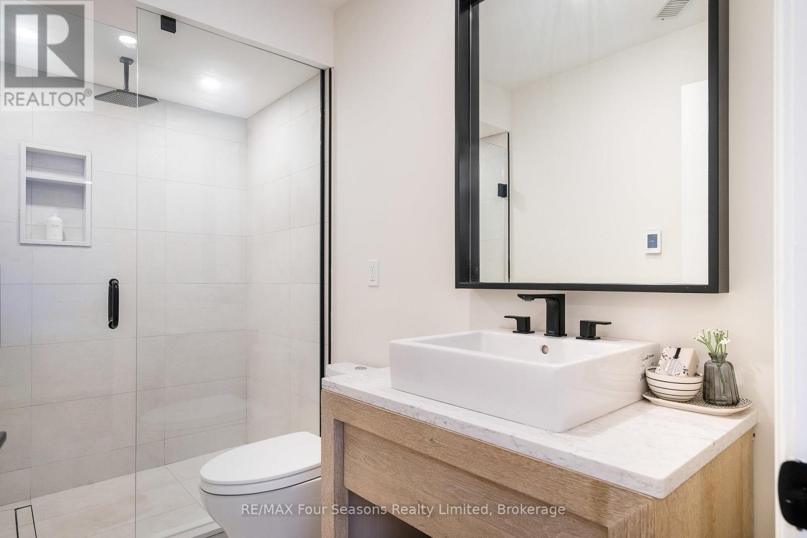 58 - 204 Blueski George Crescent, Blue Mountains, ON - Indoor Photo Showing Bathroom