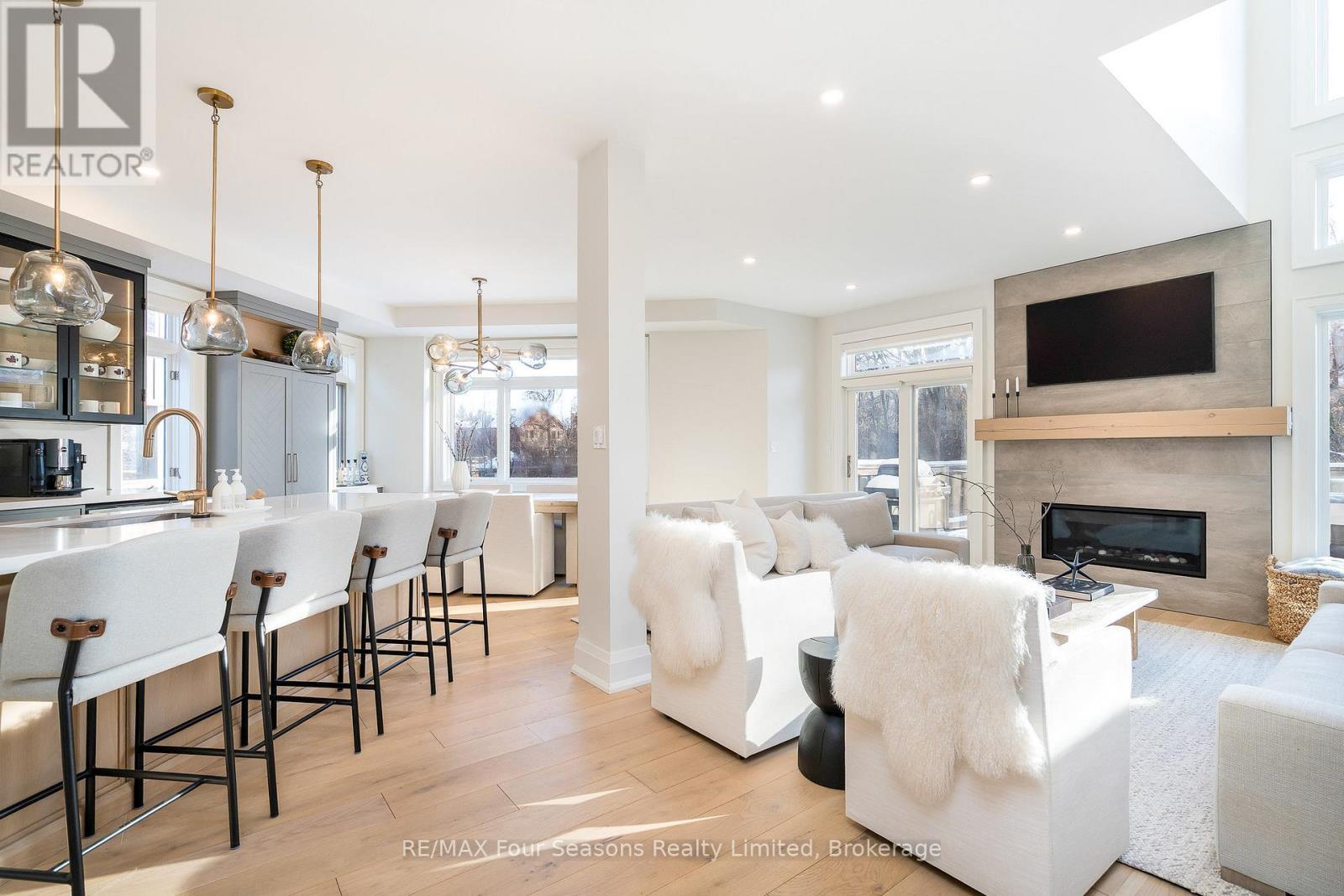 58 - 204 Blueski George Crescent, Blue Mountains, ON - Indoor Photo Showing Living Room With Fireplace