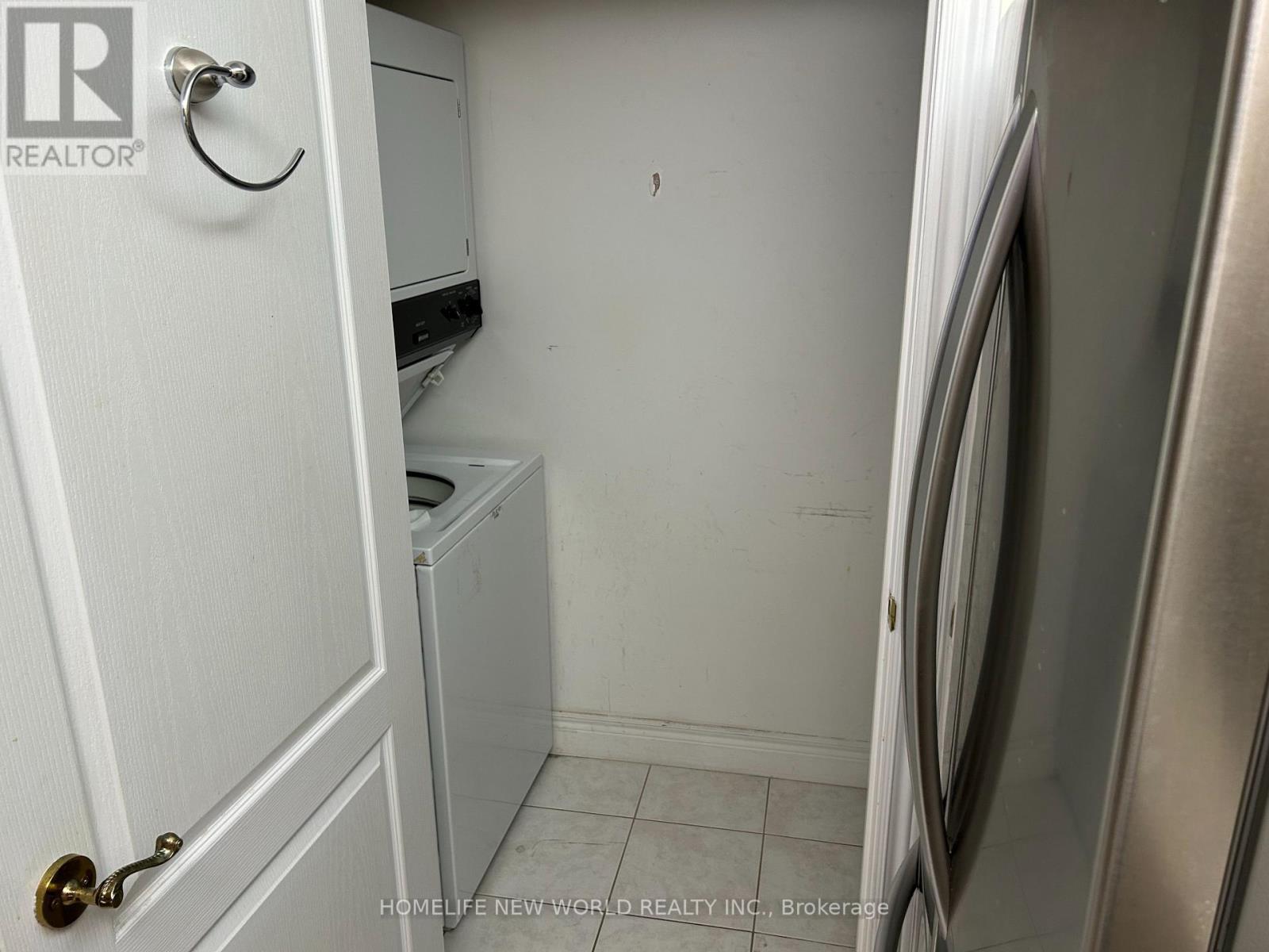 316 - 5418 Yonge Street, Toronto, ON - Indoor Photo Showing Laundry Room