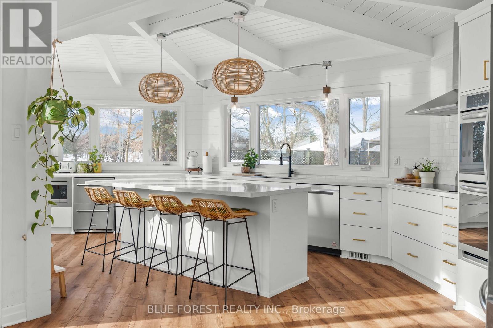 521 Upper Queen Street, London South (South P), ON - Indoor Photo Showing Kitchen