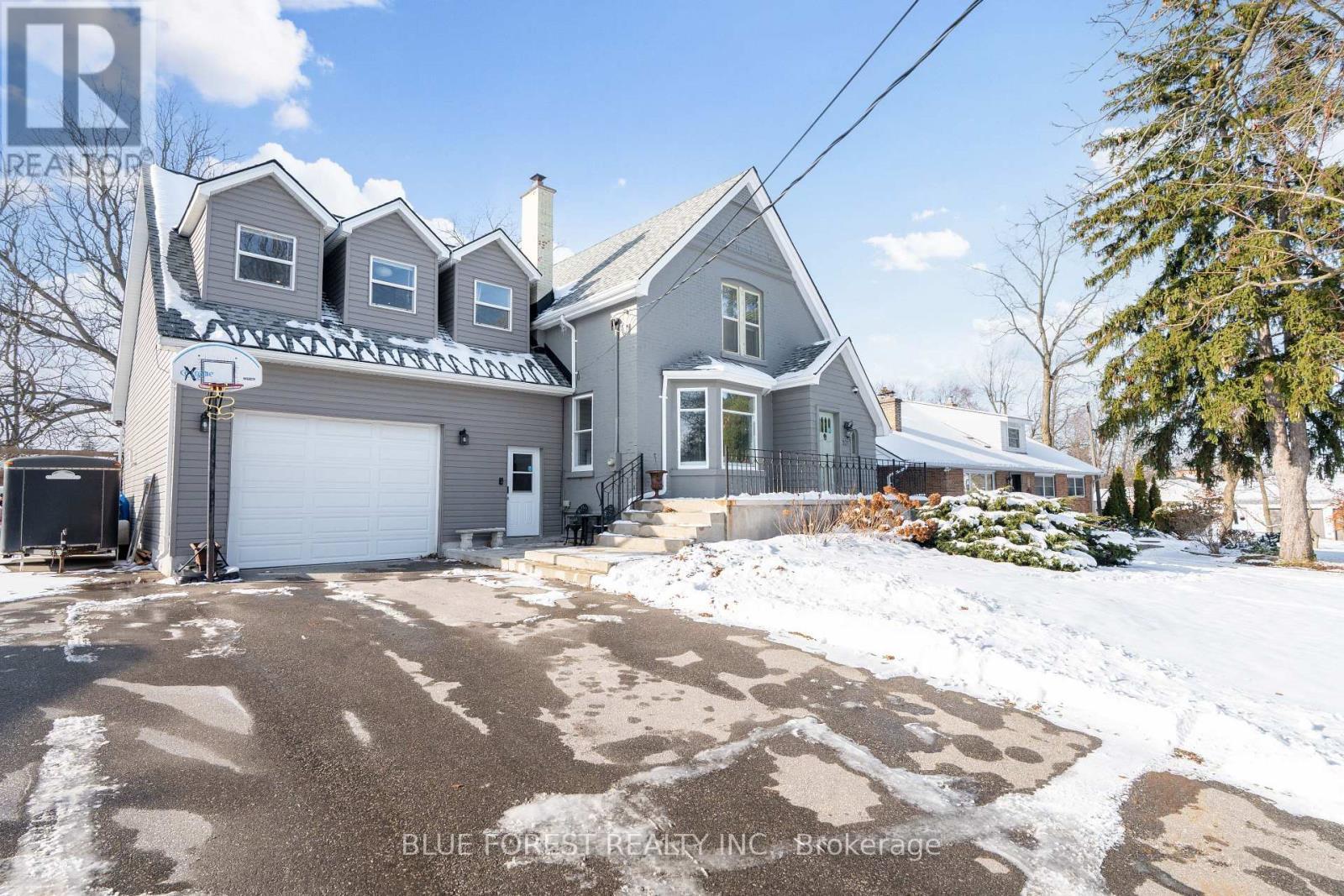 521 Upper Queen Street, London South (South P), ON - Outdoor With Facade