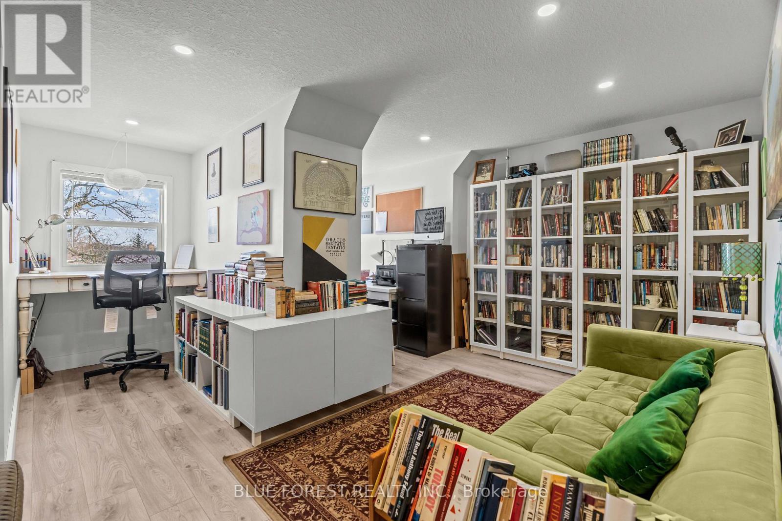 521 Upper Queen Street, London South (South P), ON - Indoor Photo Showing Office