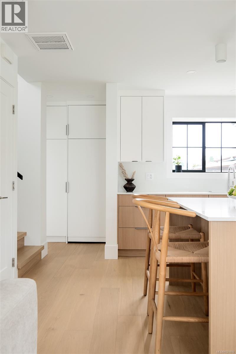 2 2268 Bowker Ave, Oak Bay, BC - Indoor Photo Showing Other Room