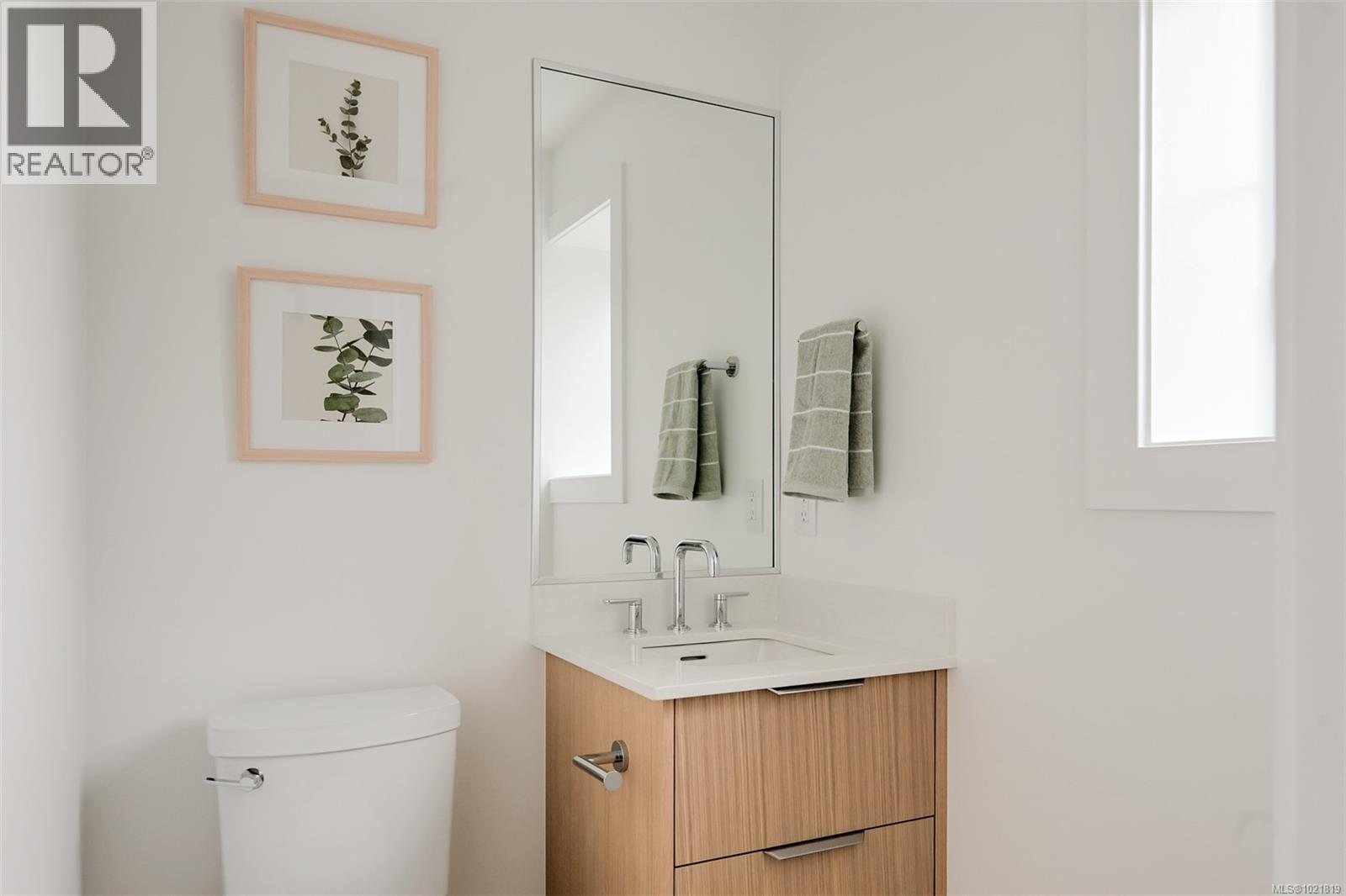 2 2268 Bowker Ave, Oak Bay, BC - Indoor Photo Showing Bathroom