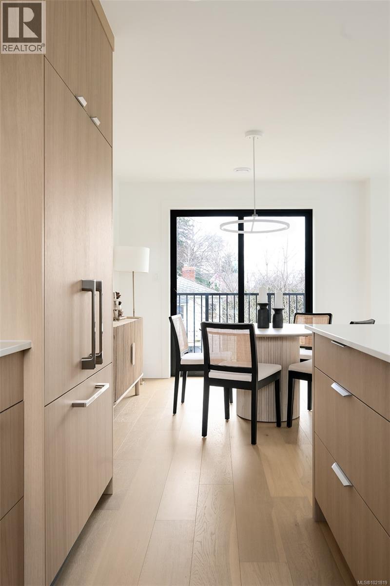 2 2268 Bowker Ave, Oak Bay, BC - Indoor