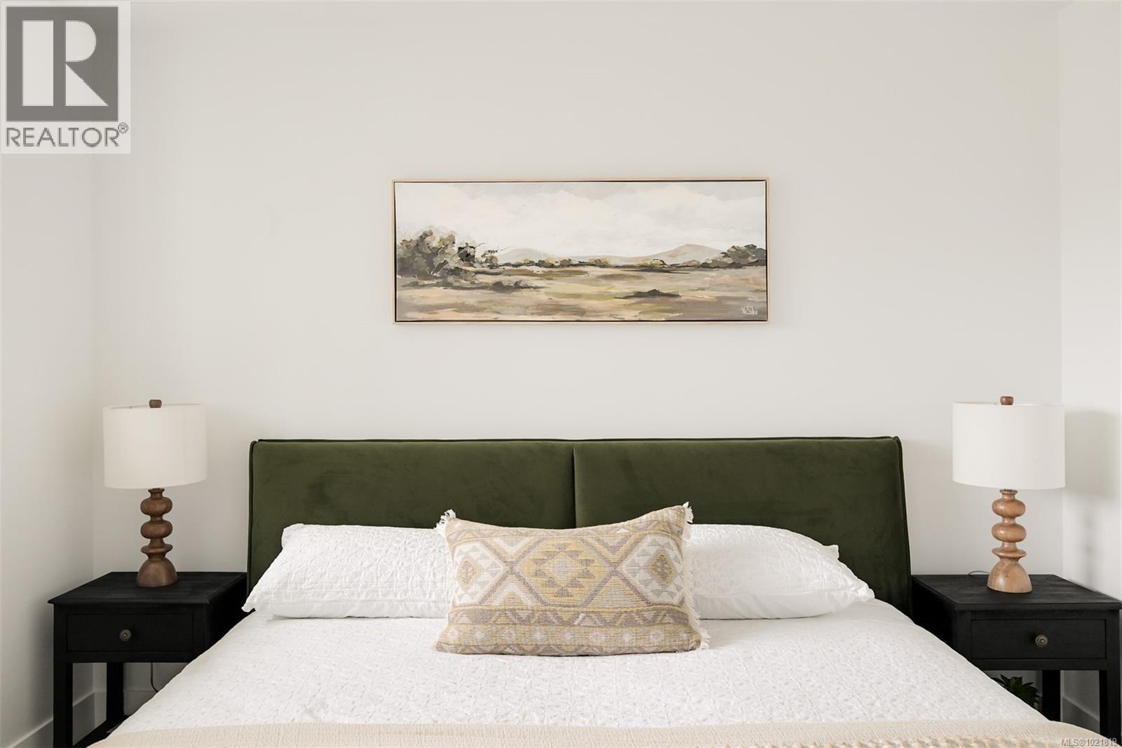 2 2268 Bowker Ave, Oak Bay, BC - Indoor Photo Showing Bedroom