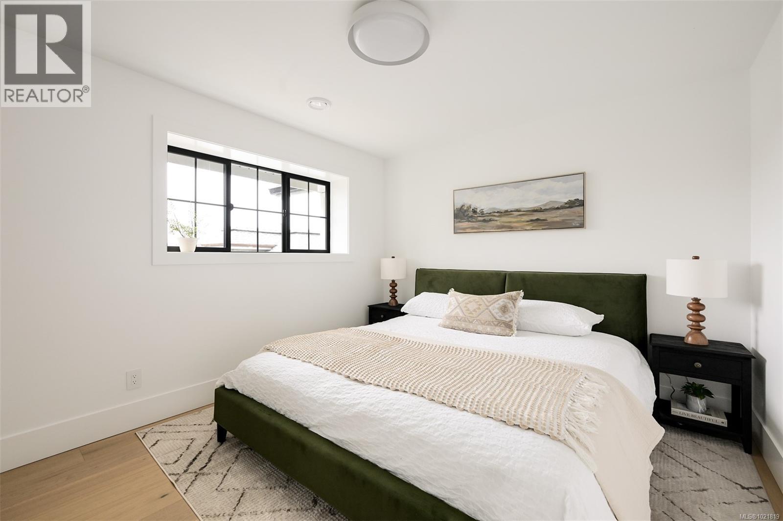 2 2268 Bowker Ave, Oak Bay, BC - Indoor Photo Showing Bedroom