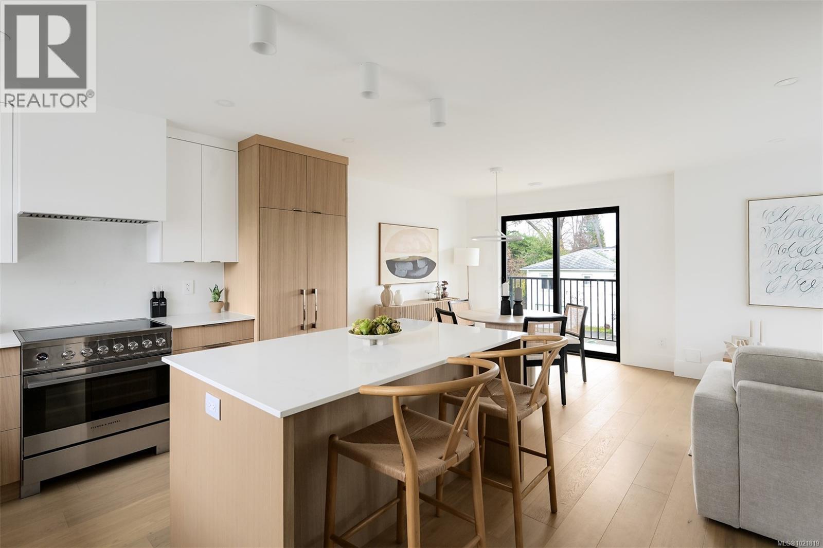 2 2268 Bowker Ave, Oak Bay, BC - Indoor Photo Showing Kitchen