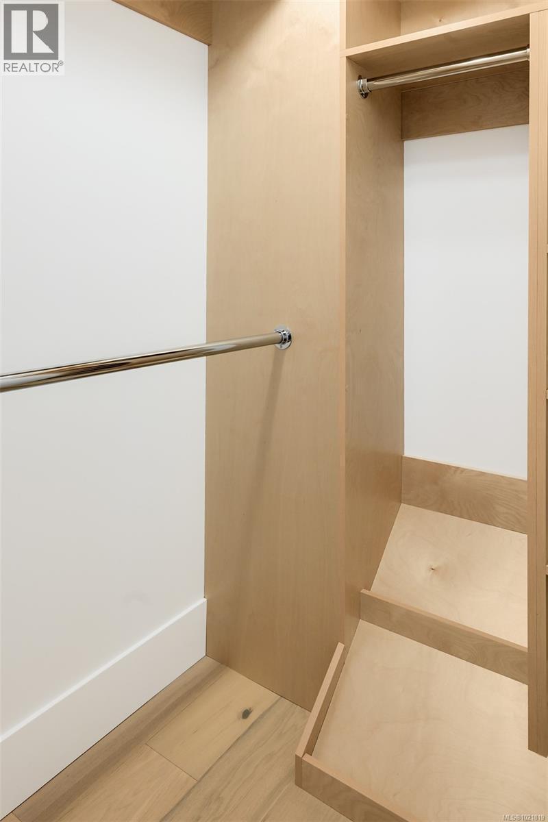 2 2268 Bowker Ave, Oak Bay, BC - Indoor