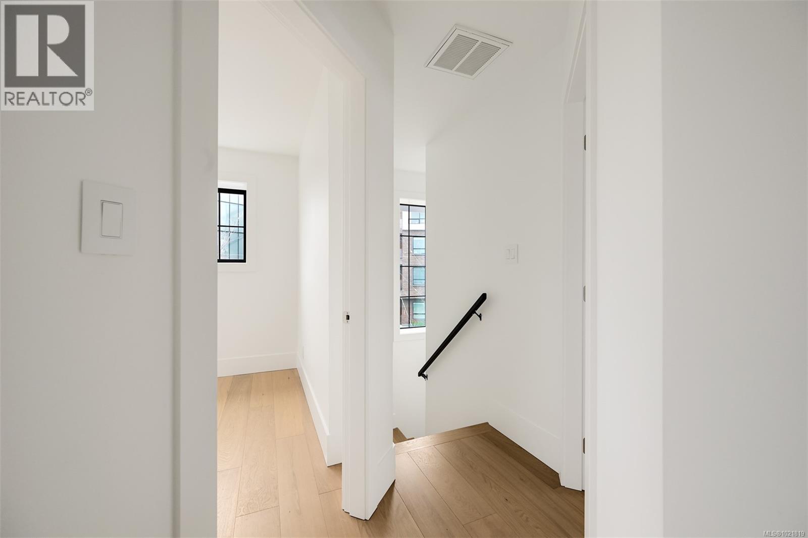 2 2268 Bowker Ave, Oak Bay, BC - Indoor Photo Showing Other Room