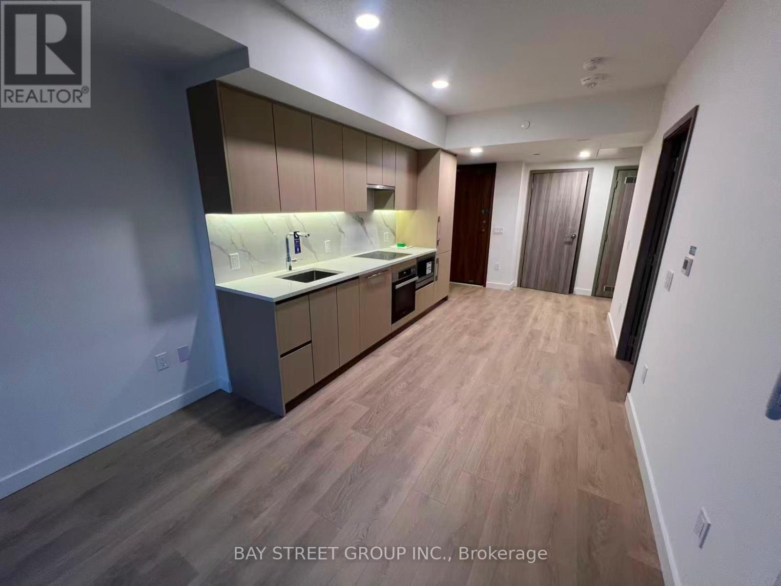 1610 - 3 Concord Cityplace Way, Toronto, ON - Indoor Photo Showing Kitchen