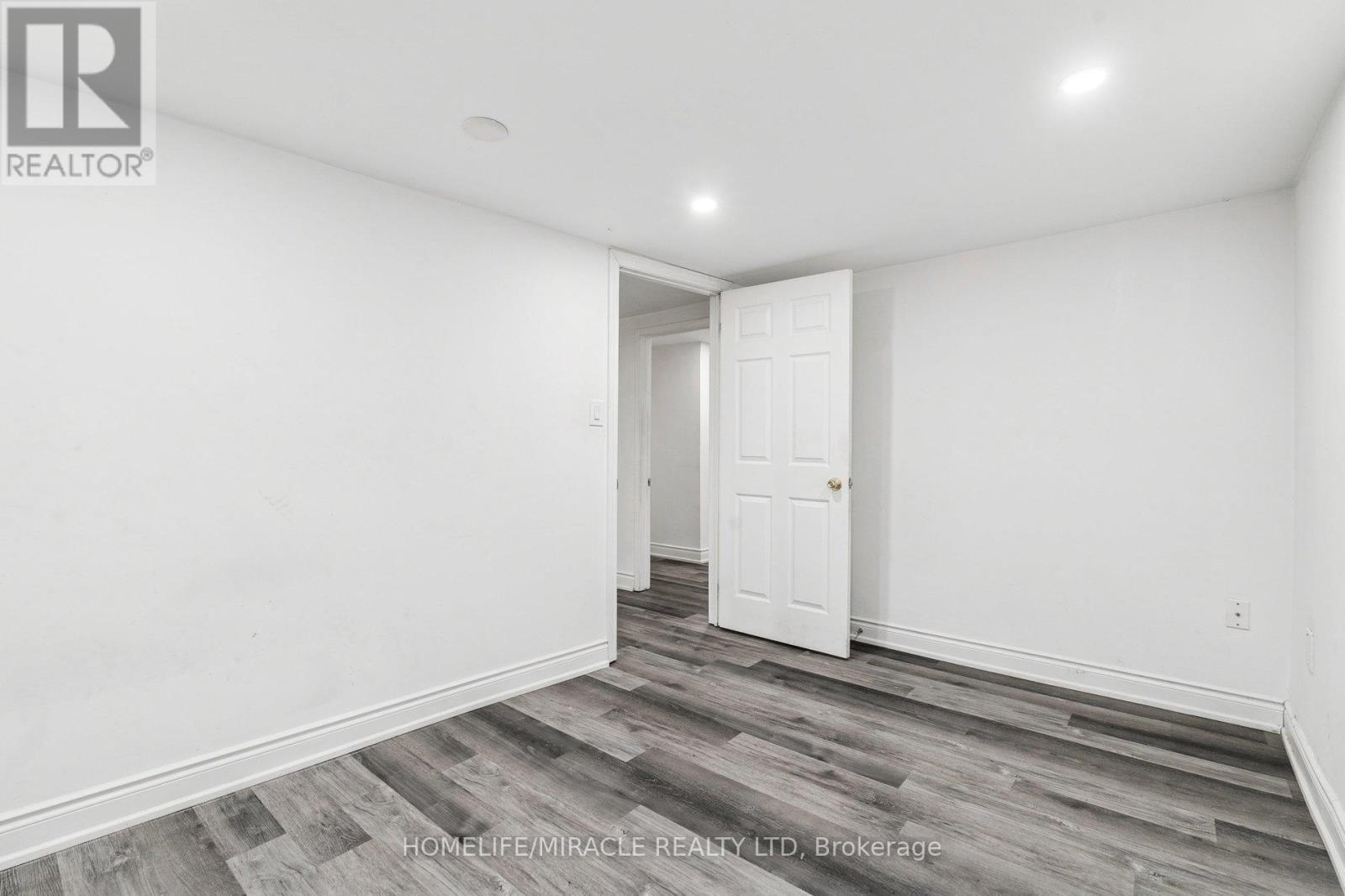 147 Hickling Trail, Barrie, ON - Indoor Photo Showing Other Room