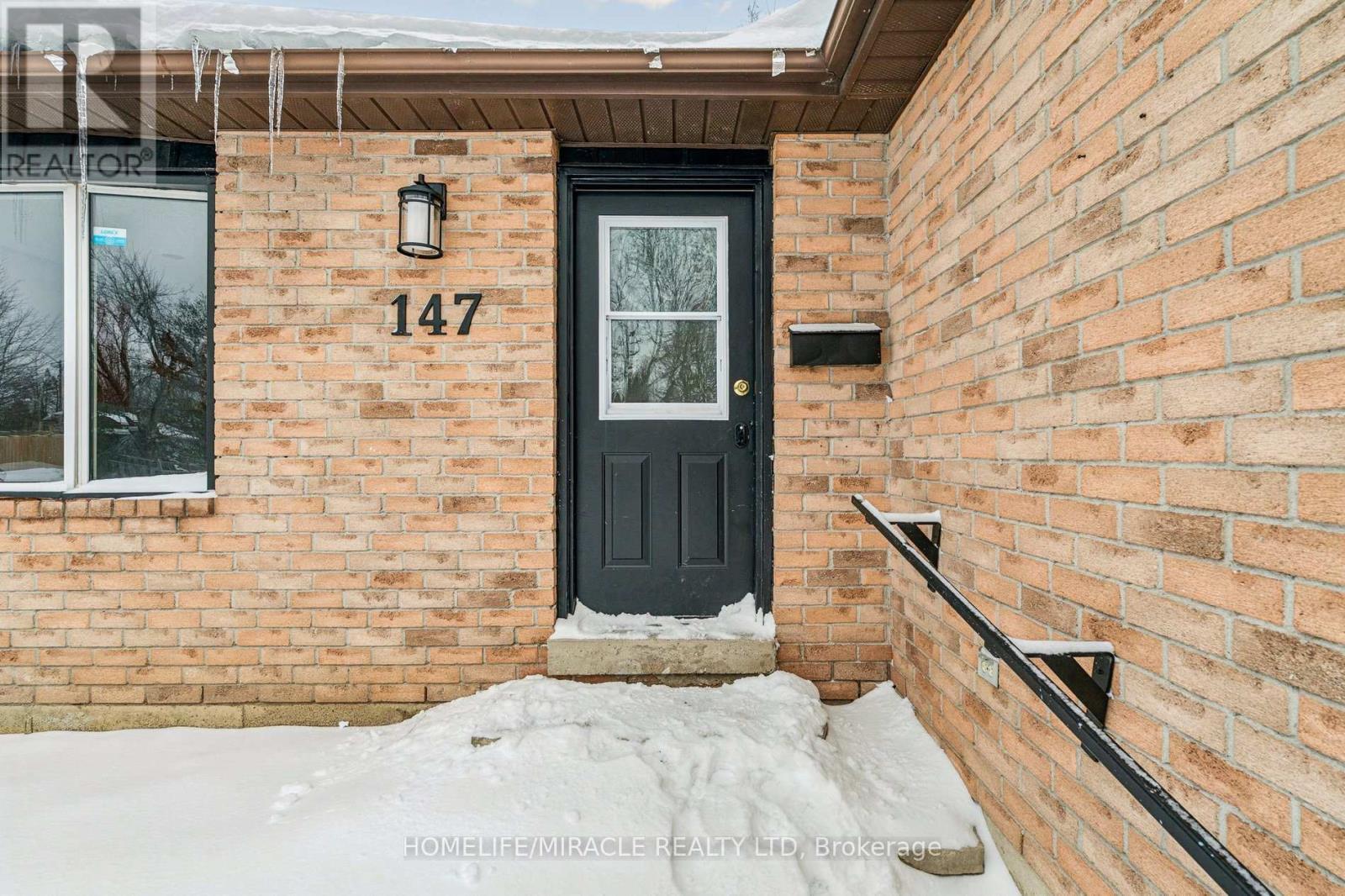 147 Hickling Trail, Barrie, ON - Outdoor With Exterior