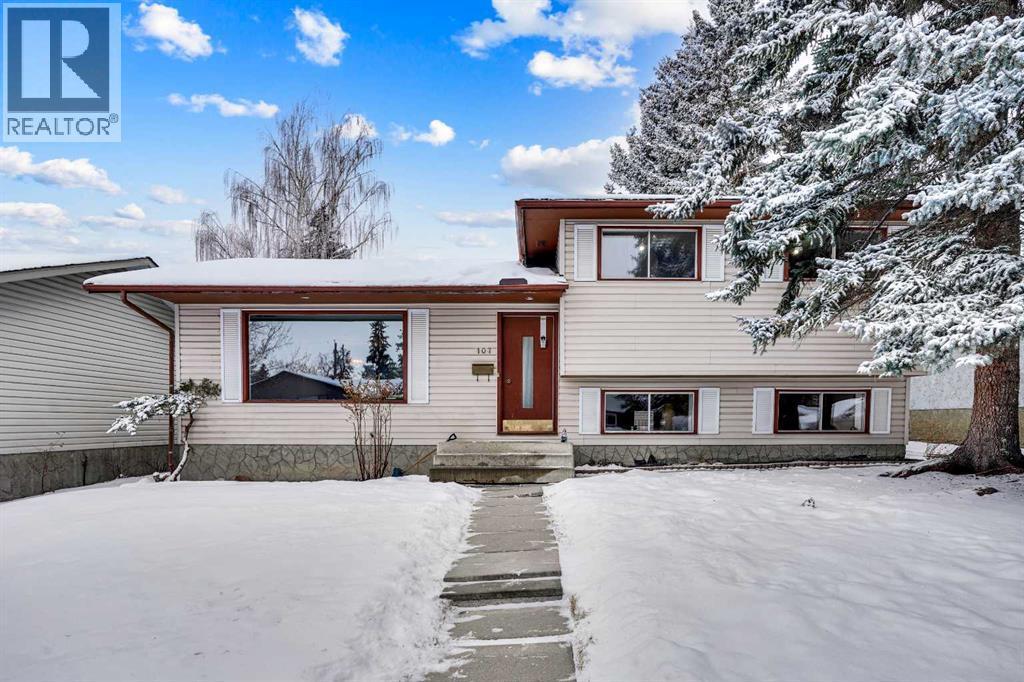 107 Silver Brook Drive Nw, Calgary, AB