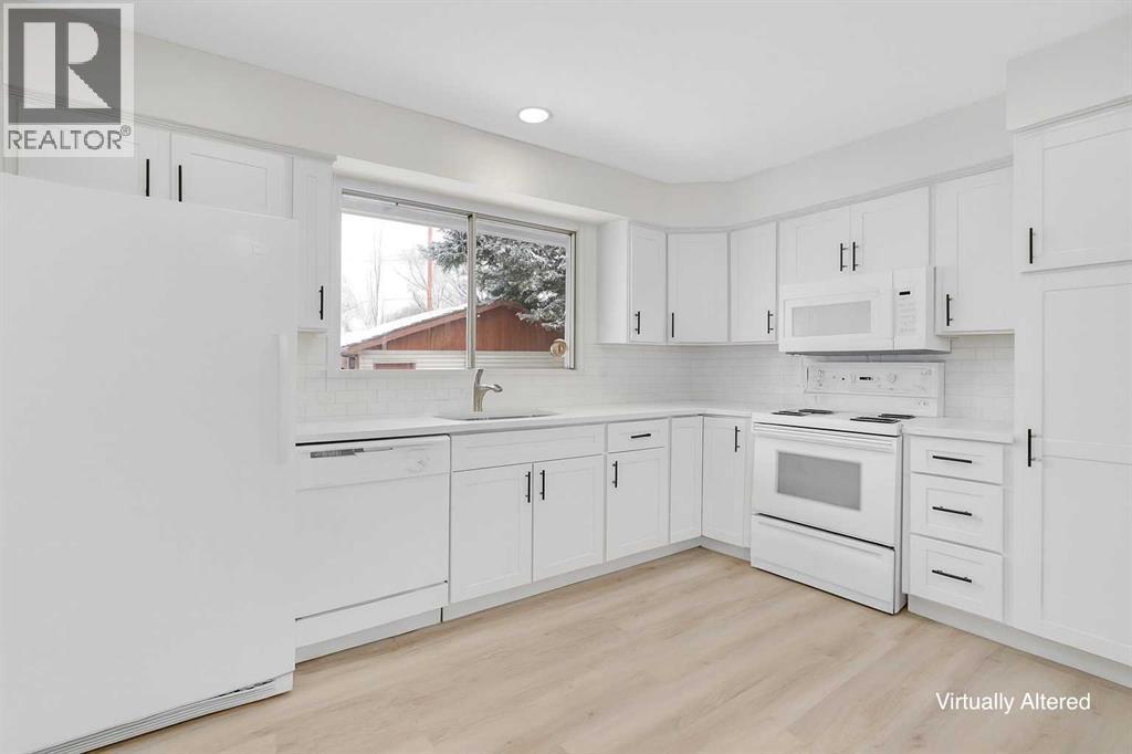 107 Silver Brook Drive Nw, Calgary, AB