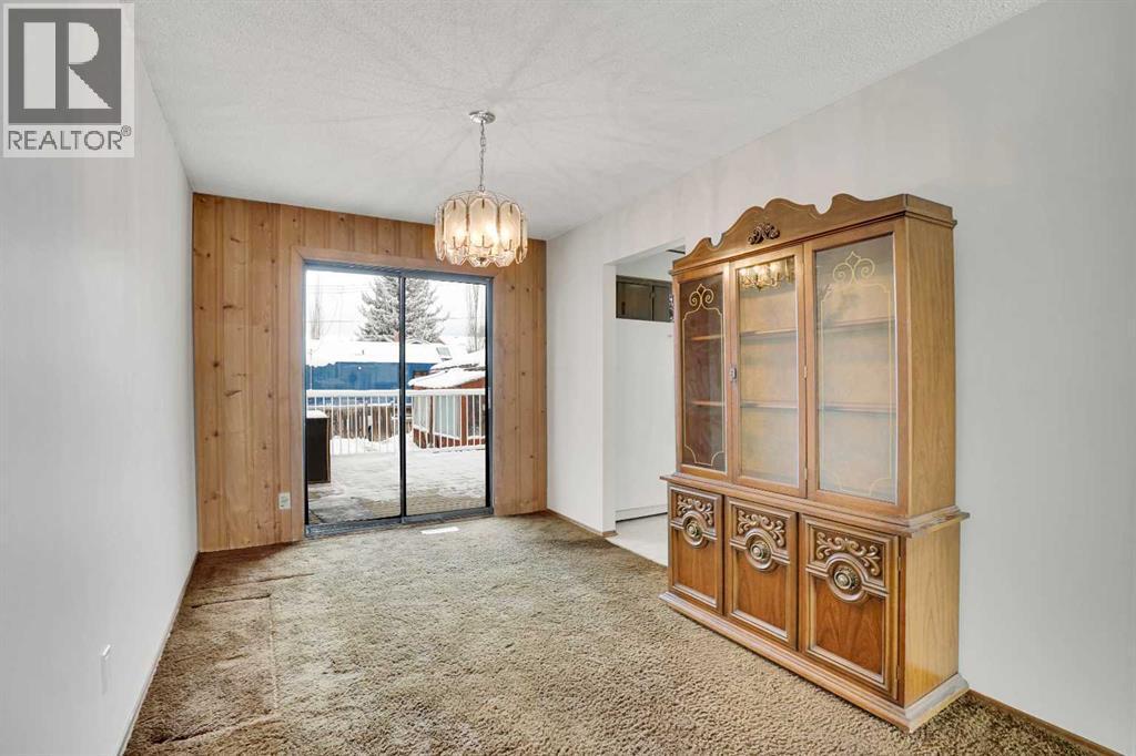 107 Silver Brook Drive Nw, Calgary, AB