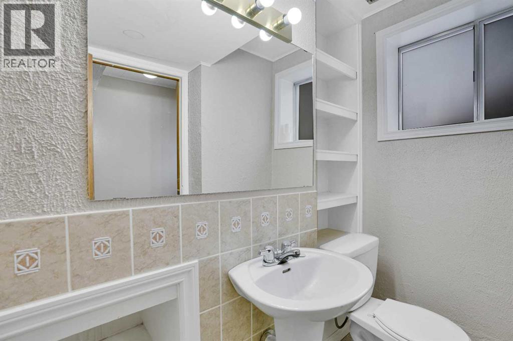 107 Silver Brook Drive Nw, Calgary, AB