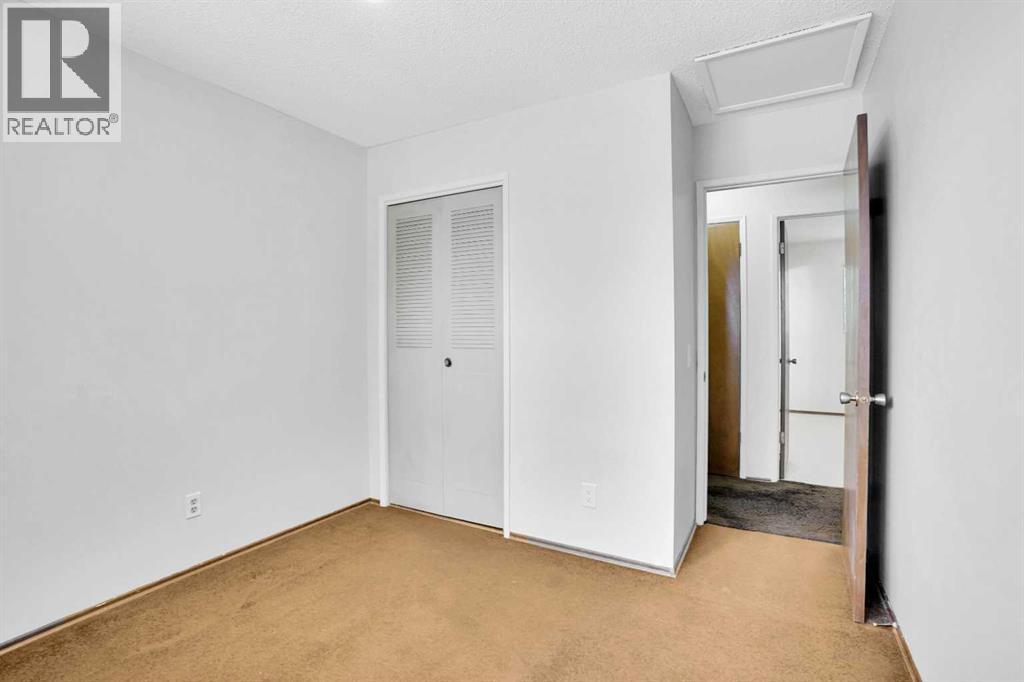 107 Silver Brook Drive Nw, Calgary, AB