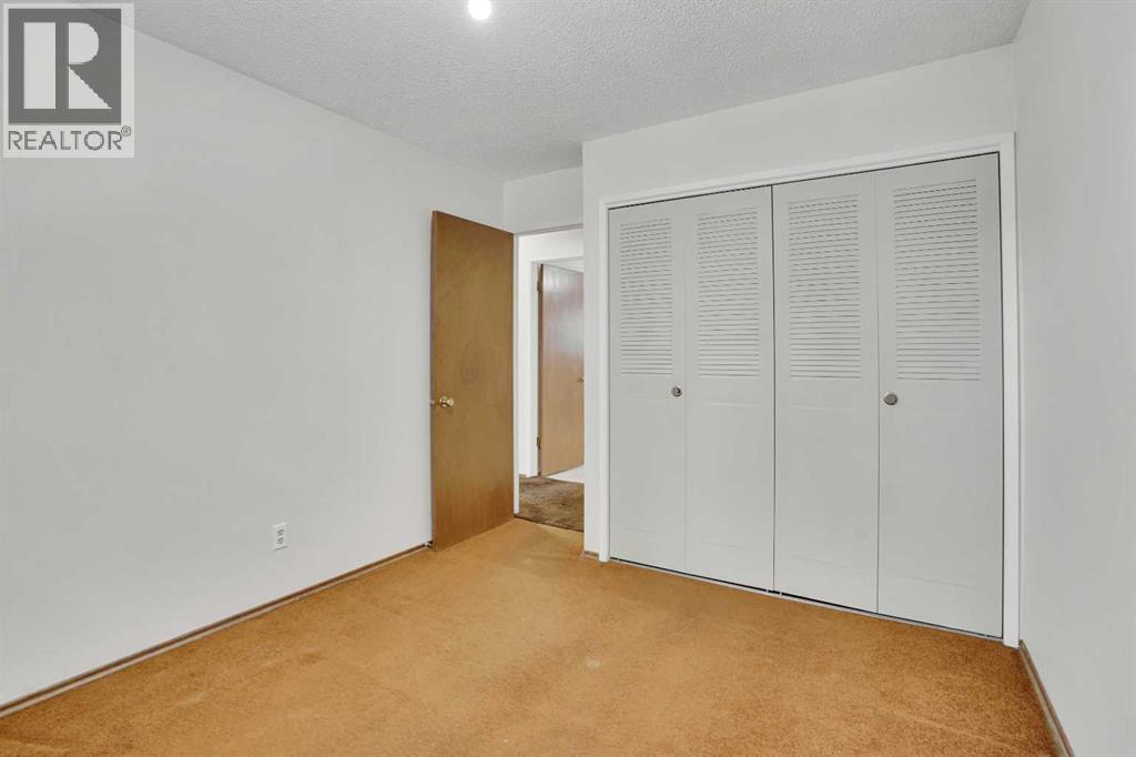 107 Silver Brook Drive Nw, Calgary, AB