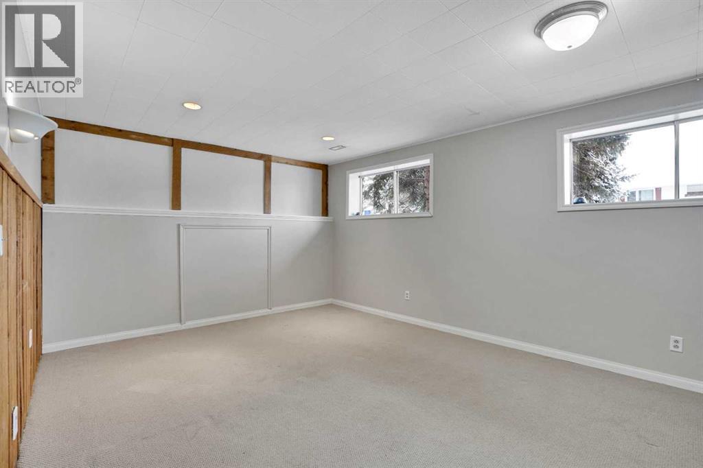 107 Silver Brook Drive Nw, Calgary, AB