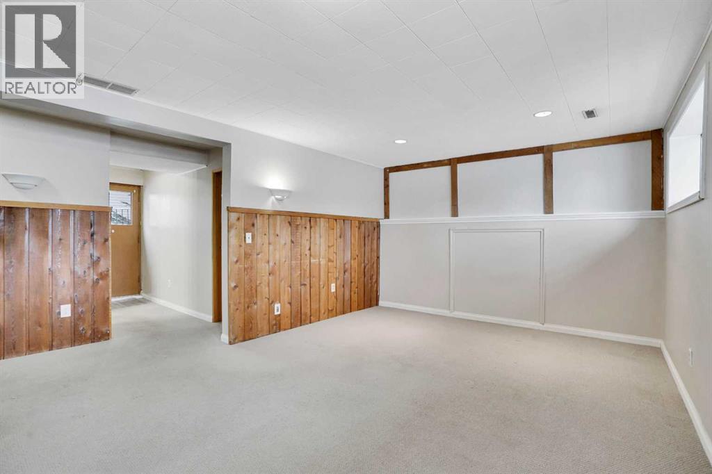 107 Silver Brook Drive Nw, Calgary, AB