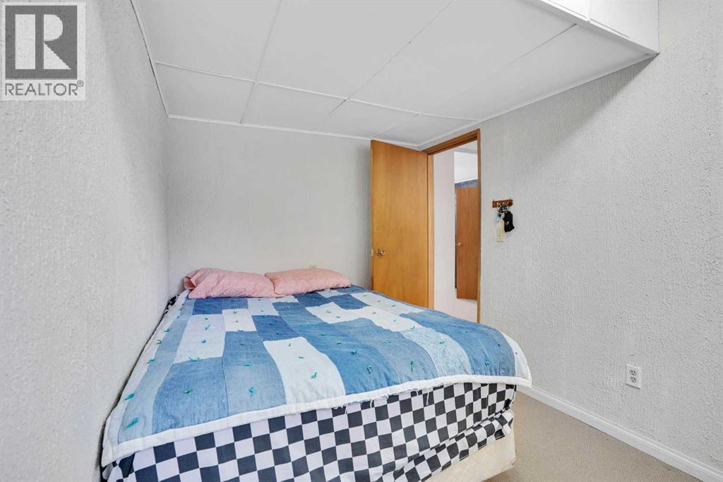 107 Silver Brook Drive Nw, Calgary, AB