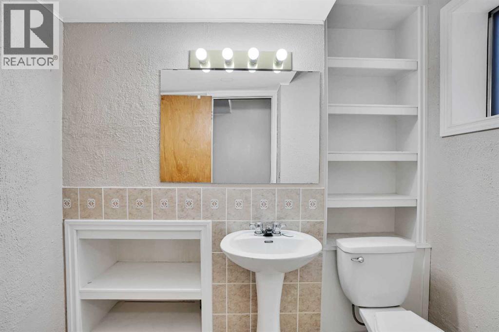 107 Silver Brook Drive Nw, Calgary, AB