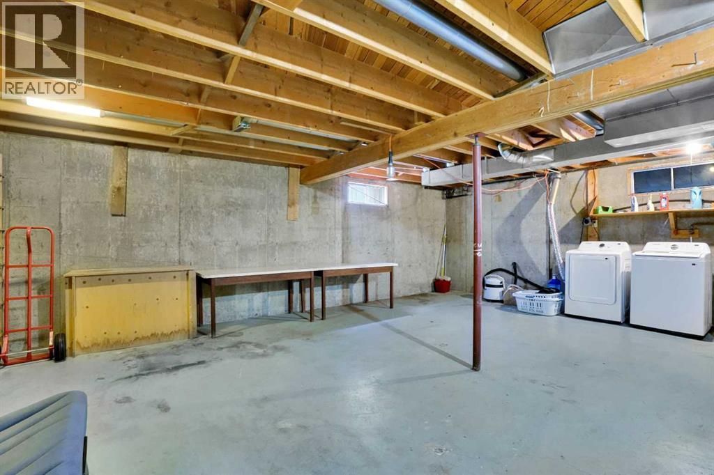 107 Silver Brook Drive Nw, Calgary, AB