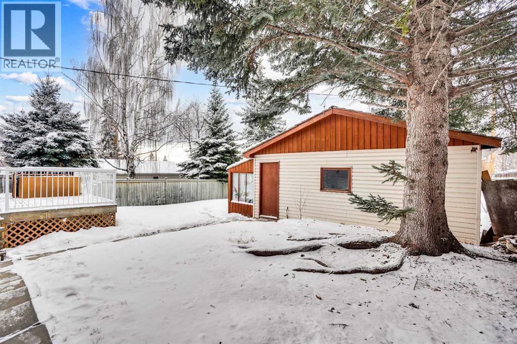 107 Silver Brook Drive Nw, Calgary, AB