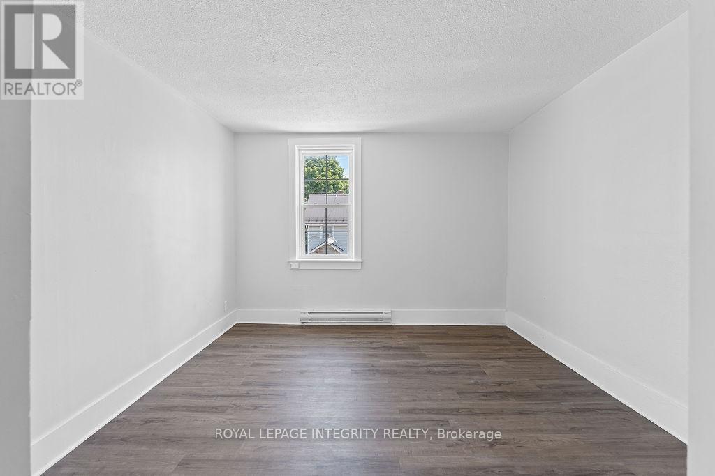 34 Market Street N, Smiths Falls, ON