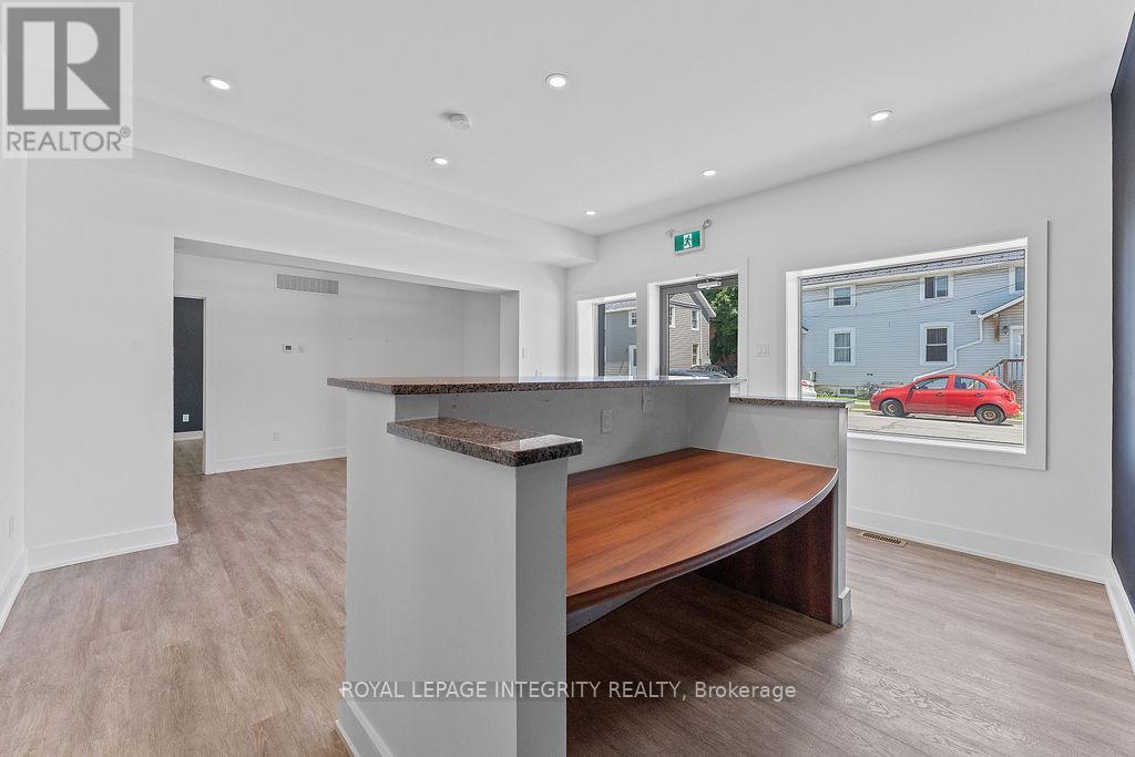 34 Market Street N, Smiths Falls, ON